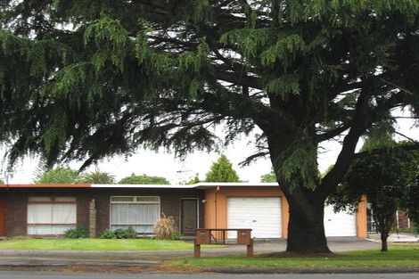 Photo of property in 2/66 Beach Road, Pahurehure, Papakura, 2113