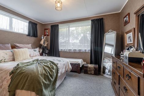 Photo of property in 11 Otaki Place, Westbrook, Palmerston North, 4412