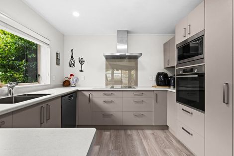 Photo of property in 34 Avondale Road, Taradale, Napier, 4112