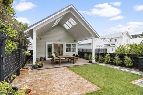 Photo of property in 59 Endeavour Street, Lyall Bay, Wellington, 6022