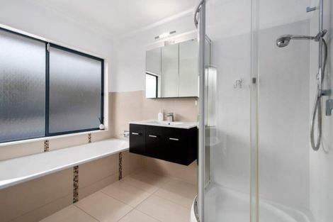 Photo of property in 33 Little John Drive, Bellevue, Tauranga, 3110