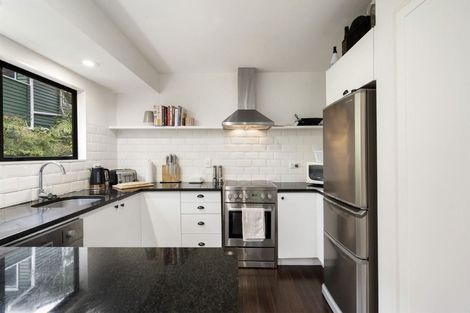 Photo of property in 3 Berne Place, Birkenhead, Auckland, 0626