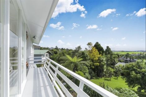 Photo of property in 154 Bleakhouse Road, Mellons Bay, Auckland, 2014