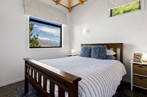 Photo of property in 32 Highview Terrace, Queenstown, 9300