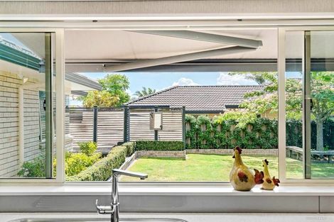 Photo of property in 19 Newinn Crescent, East Tamaki Heights, Auckland, 2016