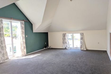 Photo of property in 152 Main Road, Wainuiomata, Lower Hutt, 5014
