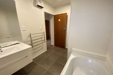 Photo of property in 1/6 Kathleen Street, Totara Vale, Auckland, 0627