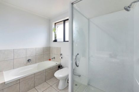 Photo of property in 20 Misty Valley Drive, Henderson, Auckland, 0612