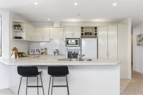 Photo of property in 3d/175 Hurstmere Road, Takapuna, Auckland, 0622