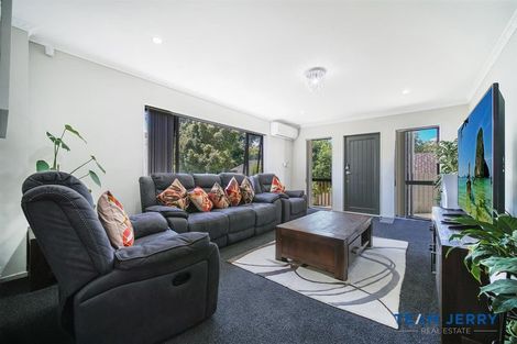 Photo of property in 28b Estuary Road, Weymouth, Auckland, 2103
