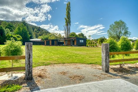Photo of property in 28 Hilton Street, Blackball, 7804