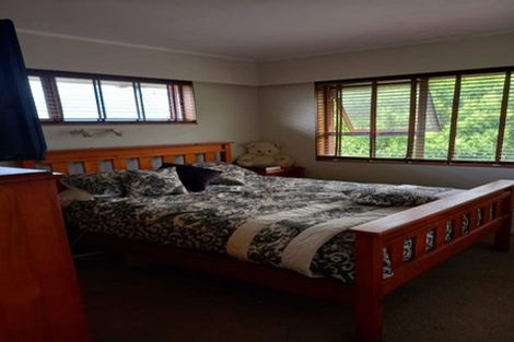 Photo of property in 2 Norman Road, Titirangi, Auckland, 0604