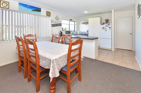 Photo of property in 19 Robertson Road, Favona, Auckland, 2024