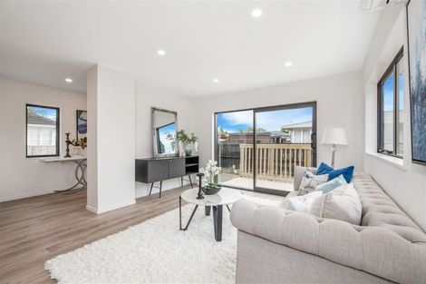 Photo of property in 9b Edwards Avenue, Henderson, Auckland, 0610