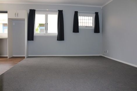 Photo of property in 437 Featherston Street, Palmerston North, 4414