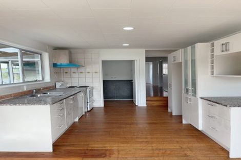 Photo of property in 1/17 Powrie Street, Glenfield, Auckland, 0629