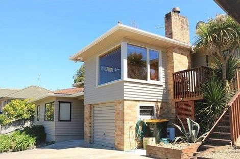 Photo of property in 43 Forrest Hill Road, Milford, Auckland, 0620