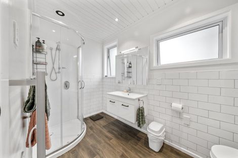 Photo of property in 11 Mount View Place, Spotswood, New Plymouth, 4310