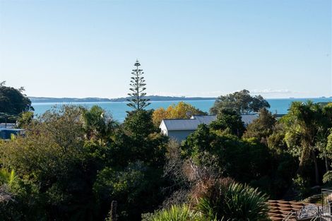 Photo of property in 17 Liston Crescent, Cockle Bay, Auckland, 2014