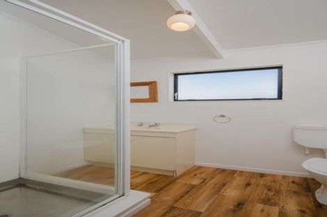 Photo of property in 1/3 Gloria Avenue, Te Atatu Peninsula, Auckland, 0610