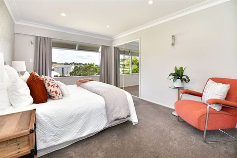 Photo of property in 12 Tawhana Crescent, Red Beach, 0932