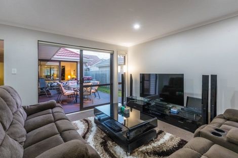 Photo of property in 20 Tarapiroe Avenue, Takanini, 2112