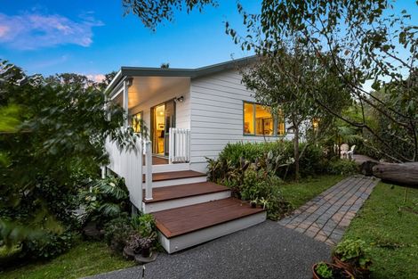 Photo of property in 41 Hammond Avenue, Hatfields Beach, Orewa, 0931
