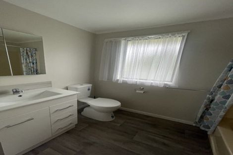 Photo of property in 17 Glen Close, Glen Eden, Auckland, 0602
