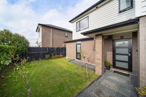 Photo of property in 6 Nga Waka Place, Mangere, Auckland, 2022