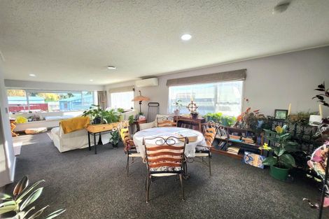 Photo of property in 74 Awamoa Road, Holmes Hill, Oamaru, 9401