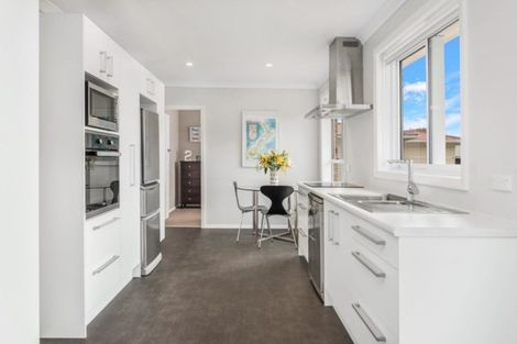 Photo of property in 6 Portal Crescent, Beerescourt, Hamilton, 3200