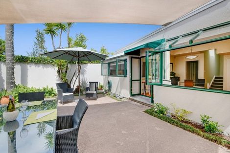 Photo of property in 2/111 Beach Road, Castor Bay, Auckland, 0620