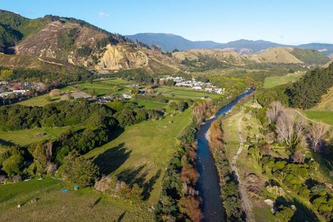 Photo of property in 4 Reikorangi Road, Waikanae, 5036