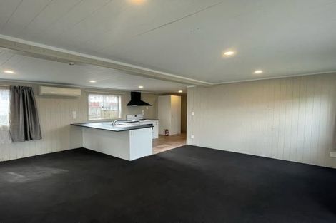 Photo of property in 2 Caserta Place, Clover Park, Auckland, 2023