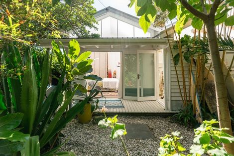 Photo of property in 121 Wellington Road, Paekakariki, 5034