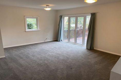 Photo of property in 28 Curtis Street, Northland, Wellington, 6012