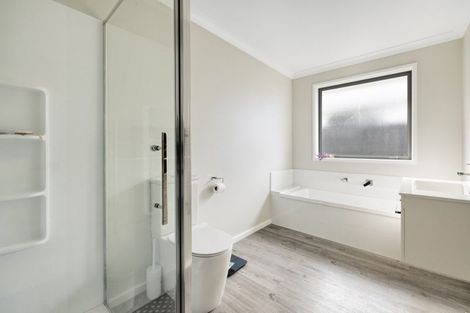 Photo of property in 3 Tractor Way, Papamoa, 3118