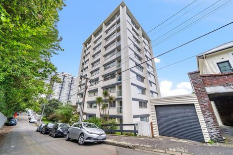 Photo of property in Grosvenor Flats, 19 Cottleville Terrace, Thorndon, Wellington, 6011