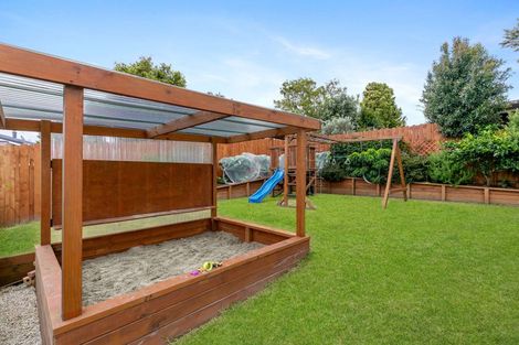 Photo of property in 15 Rosario Crescent, Red Beach, 0932