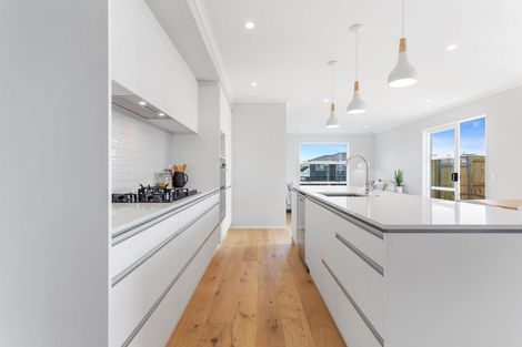 Photo of property in 23 Symes Drive, Red Beach, 0932