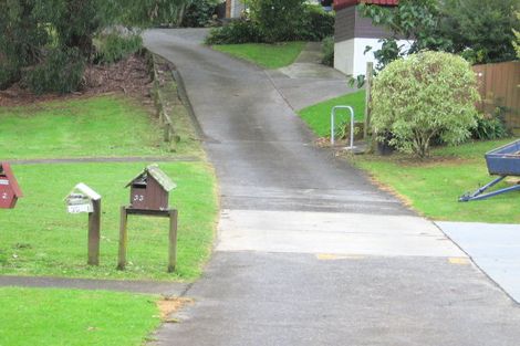 Photo of property in 33 Voltaire Court, Botany Downs, Auckland, 2010