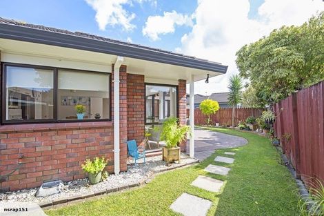 Photo of property in 3b Mirabell Place, Golflands, Auckland, 2013