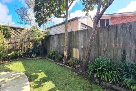 Photo of property in 24 Karamu Street, Te Atatu Peninsula, Auckland, 0610