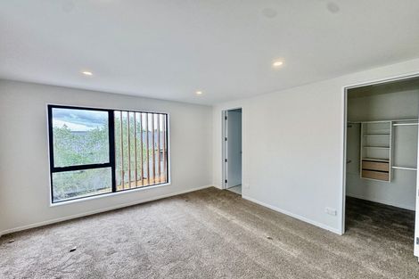 Photo of property in 5 Raphael Place, West Harbour, Auckland, 0618