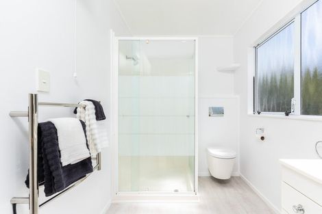 Photo of property in 138 Westchester Drive, Churton Park, Wellington, 6037