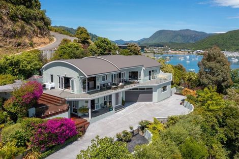 Photo of property in 2 Marina View, Waikawa, Picton, 7281