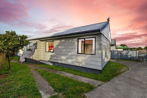 Photo of property in 12 Cameron Place, Ranui, Auckland, 0612