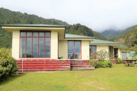 Photo of property in 4 Golden Sands Road, Barrytown, Runanga, 7873