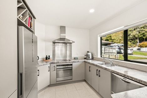 Photo of property in 3 Boleyn Close, Kingsley Heights, Upper Hutt, 5018