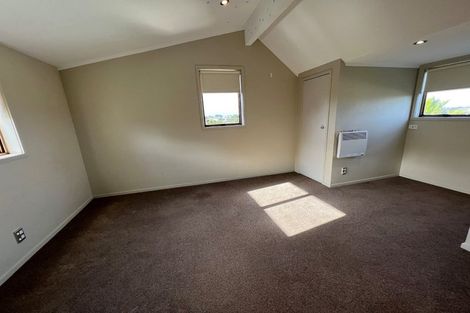 Photo of property in 15 Sunnynook Road, Forrest Hill, Auckland, 0620